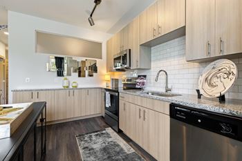 Efficient Appliances In Kitchen at The Dartmouth North Hills Apartments, Raleigh